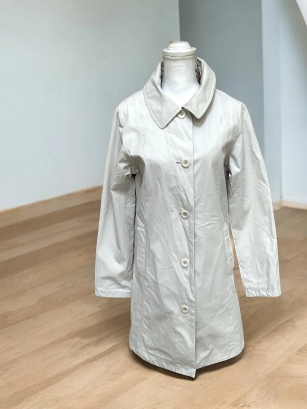 Cabela’s Women's Cream Fully Lined Button Front Collared Pockets Trench Coat Med - Picture 14 of 14